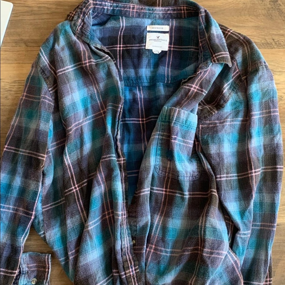💙 Soft AE Distressed flannel 💙
